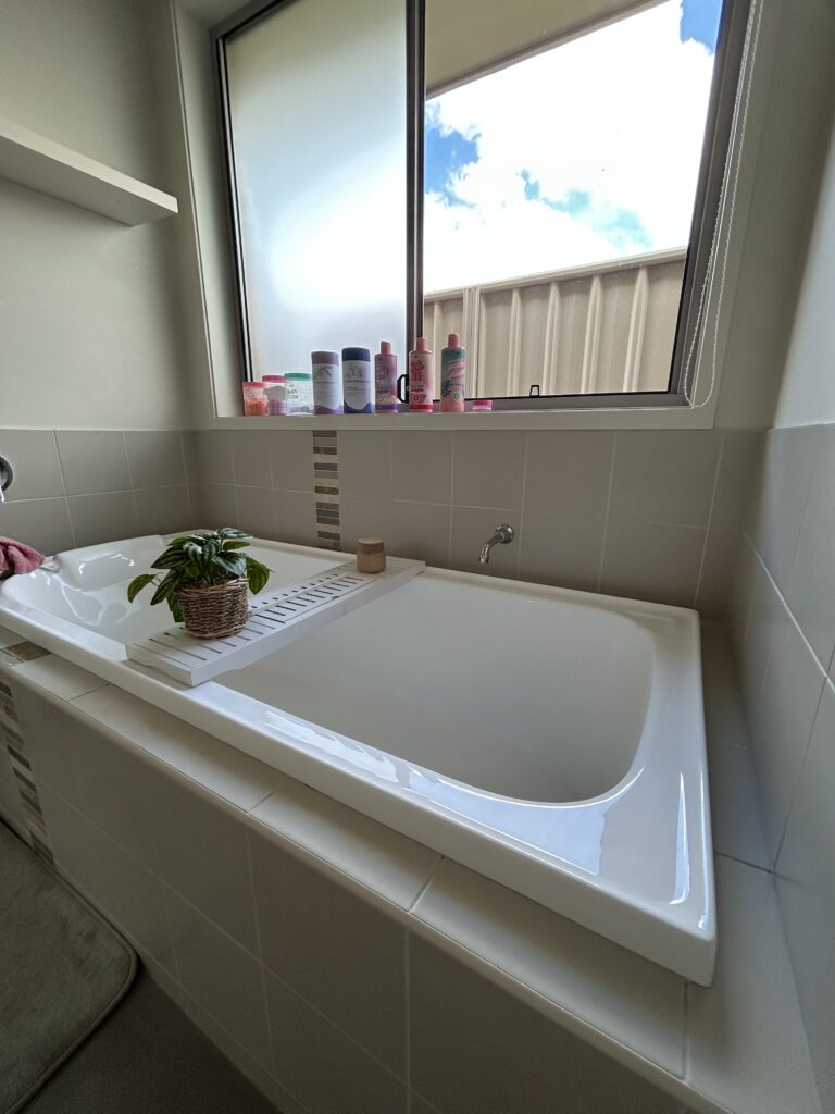 Full bathroom deep clean including shower, bathtub, and vanity – Albury NSW
